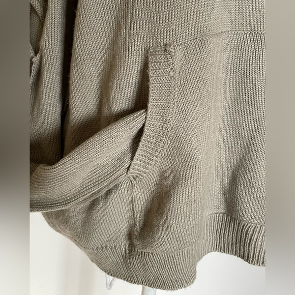 LF x Lola distress gray green sweatshirt/ hoodie NWOT - Picture 8 of 11